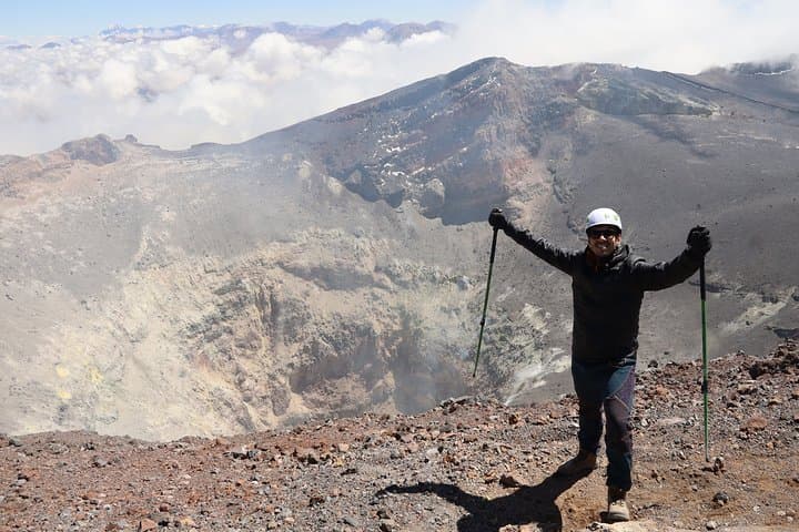 Summit Lascar Volcano — Sunrise Ascent to 5,592 m from Laguna Lejía