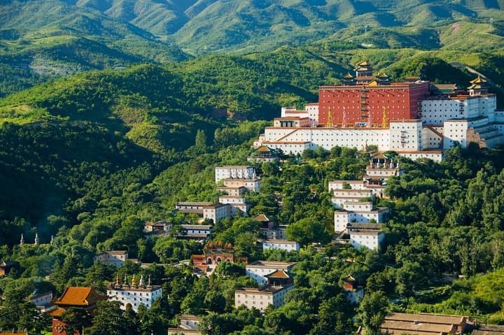 2-Day Chengde Summer Resort & Eight Outer Temples Tour from Beijing — UNESCO Qing Retreat