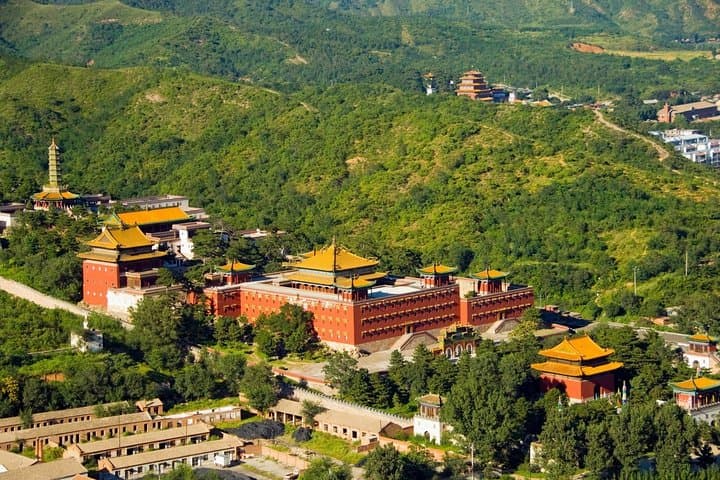 2-Day Chengde Summer Resort & Eight Outer Temples Tour from Beijing — UNESCO Qing Retreat photo 6