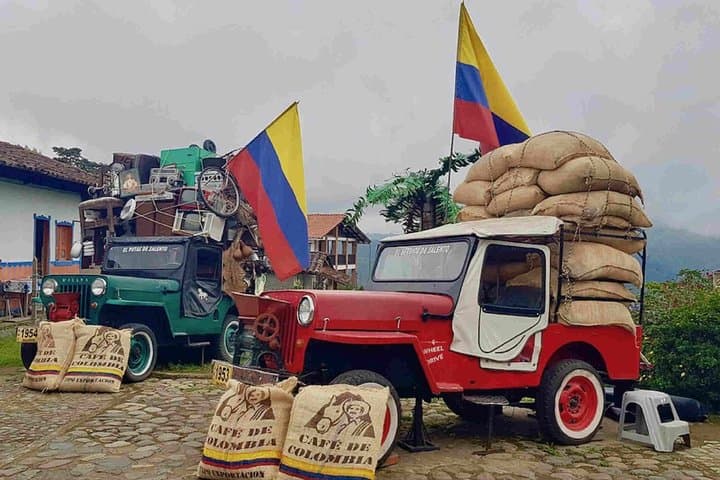 5-Day Traditional Coffee Zone: Cocora Valley, Salento & Thermal Pools photo 4
