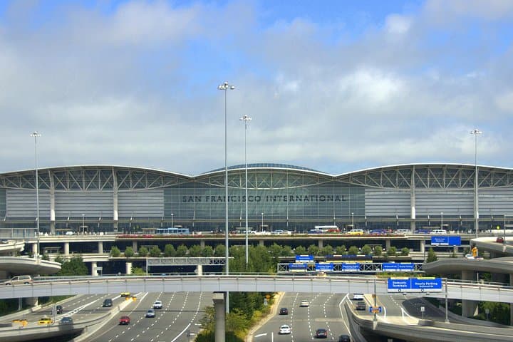 Private San Francisco Airport Transfer: Luxury One-Way Arrival and Departure photo 1