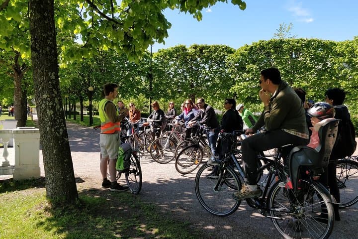 Tallinn Electric Bike Tour — Old Town, Kadriorg & Seaside in 2.5 Hours