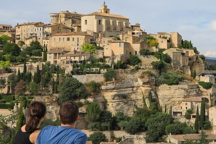 Half-Day Baux de Provence and Luberon Tour from Avignon — Les Baux, Gordes & Roussillon photo 5