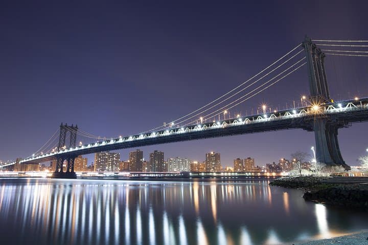 brooklyn-bridge-night-photography-tour-capture-manhattan-skyline photo 4