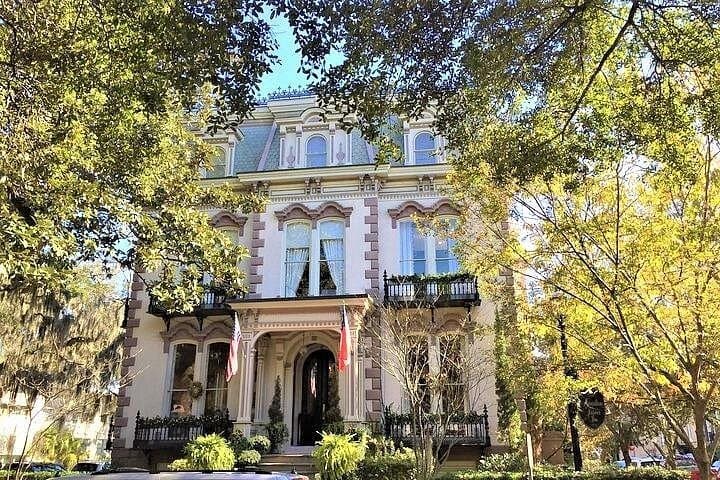 Savannah Midnight Walking Tour: Explore Midnight in the Garden of Good and Evil photo 2