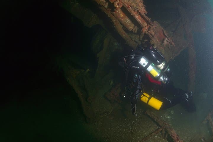 Dive the HMNZS Waikato & Tui: Tutukaka Navy Wreck Double-Dive photo 2