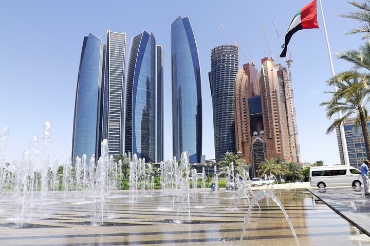 Full-Day Private Abu Dhabi Tour: Sheikh Zayed, Etihad Observation Deck & Louvre photo 2