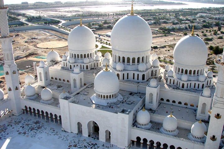 Full-Day Private Abu Dhabi Tour: Sheikh Zayed, Etihad Observation Deck & Louvre photo 4