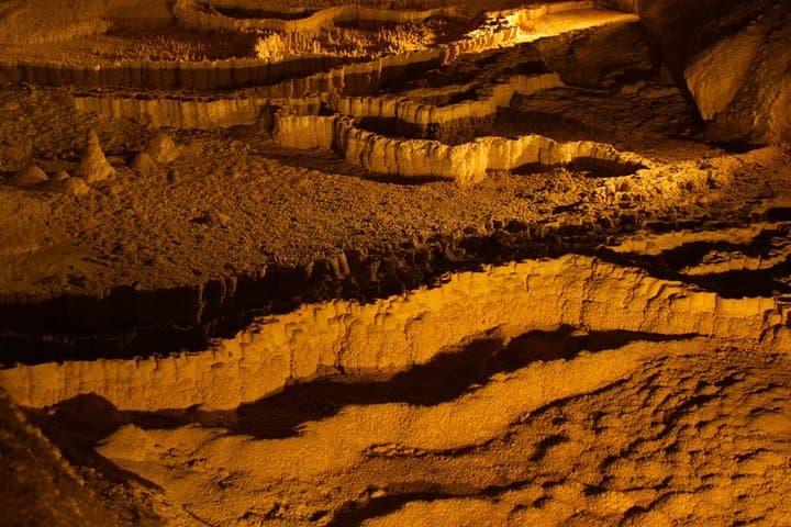 5-Day Explorers' Discovery Tour: Blue Mountains, Glow-Worms, Mudgee Wine & Gold Country photo 3
