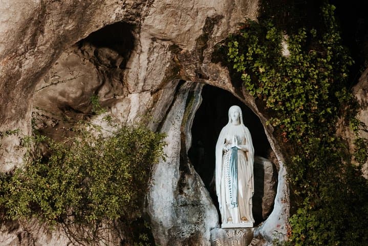Private Lourdes Sanctuary Tour from San Sebastián — Day Trip to the Grotto and Basilicas