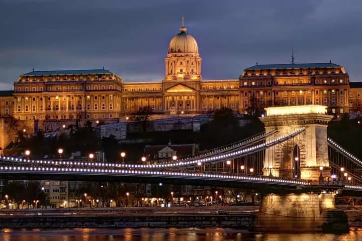 Budapest Parliament Tour and Evening Danube Cruise with Audio Guide photo 2