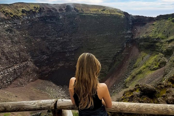 Vesuvius Hike and Lacryma Christi Wine Tasting — Day Tour from Naples photo 2