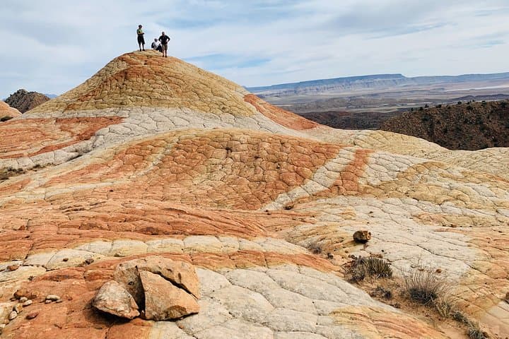 Yant Flat (Candy Cliffs) Hike Near St. George, Utah — Navajo Sandstone Day Hike