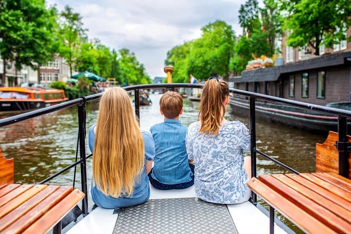 Electric Amsterdam Canal Cruise with Dutch Snacks and Drinks — 2-Hour Small-Group Tour photo 2