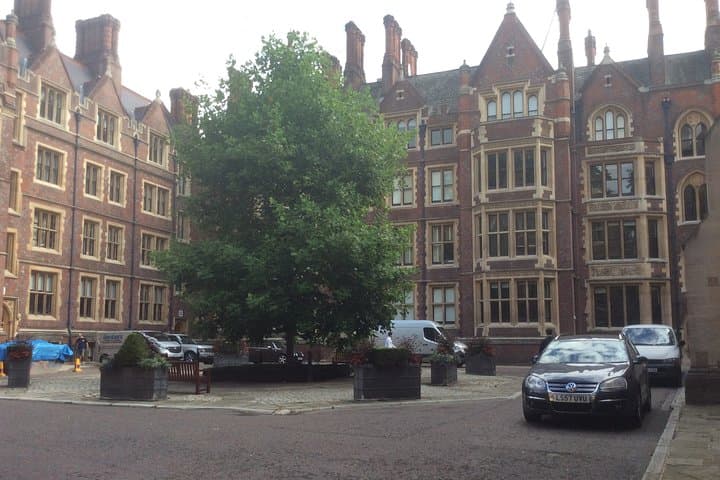 Private Downton Abbey London Locations Walking Tour — 3 Hours photo 5