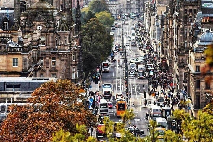 Edinburgh Private Walking Tour — Castle, Royal Mile & Calton Hill Views photo 2