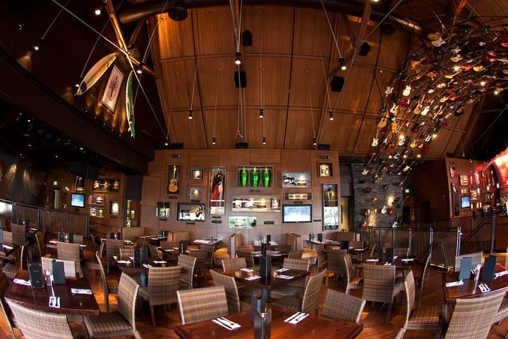 Hard Rock Cafe Honolulu: Waikiki Prix-Fixe Menu & Music Memorabilia Dining photo 5