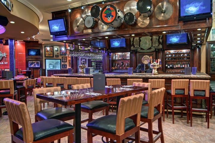 Hard Rock Cafe Niagara Falls — Prix-Fixe Dining Steps From the Falls photo 4