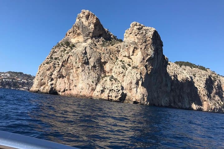 Self-Drive Bayliner Element E5 — Explore Mallorca’s Cala Fornells & Coastal Coves photo 6