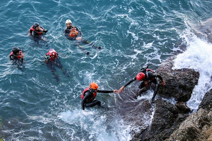 Coasteering Portofino: Intertidal Cliffs, Dives & Sea Trekking photo 3