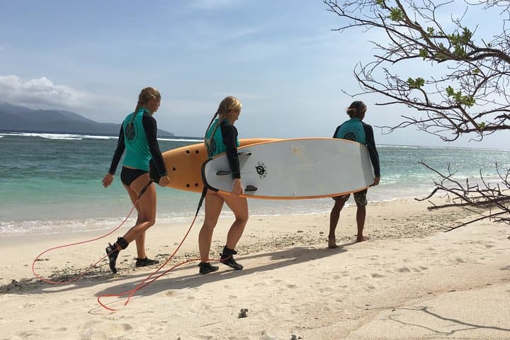 Surf Lesson Gili Trawangan: Learn to Ride Lombok’s Best Beginner Waves photo 6