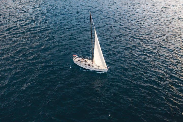 2-Hour Lake Tahoe Sailing Cruise from South Lake Tahoe photo 2
