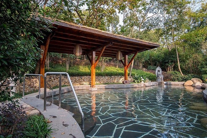 Relaxing Tangshan Hot Spring Layover from Nanjing — Private Airport Transfer & Spa photo 6