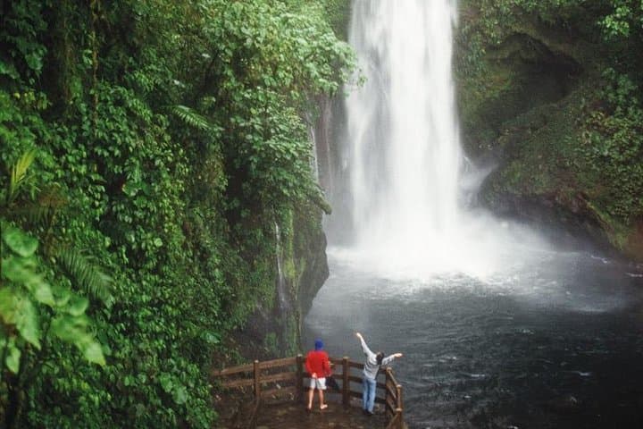 La Paz Waterfall Gardens & Sarapiqui River Safari from San José — Waterfalls, Wildlife & River Float photo 3