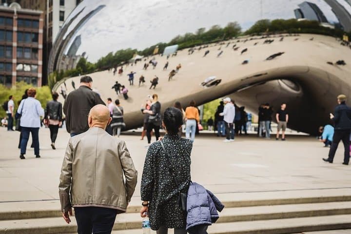 Chicago Arts Walking Tour: Private Downtown Cultural Landmarks photo 6