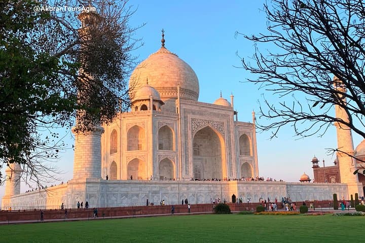 Same-Day Taj Mahal Tour from New Delhi: Agra Fort & Baby Taj Private Day Trip
