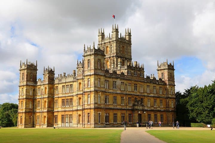 Private Downton Abbey Tour: Highclere Castle, Bampton & Cogges Farm