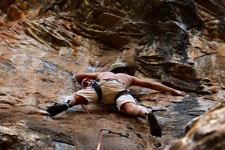 Mastering the Vertical: Climbing and Rappelling in Valle de Bravo photo 2