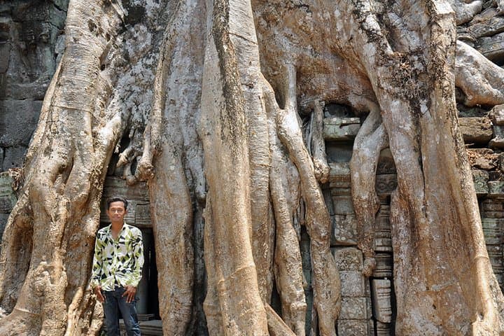 Private Tuk Tuk Tour to Angkor Wat: Small Circuit + Two Hidden Temples photo 5