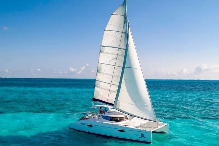 Isla Mujeres & Chichén Itzá Combo: 2-Day Catamaran Snorkel and Mayan Ruins from Cancún photo 5