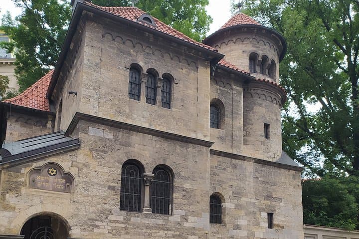 Ultimate Prague: Full-Day Guided Castle-to-Old-Town Walking Tour photo 2