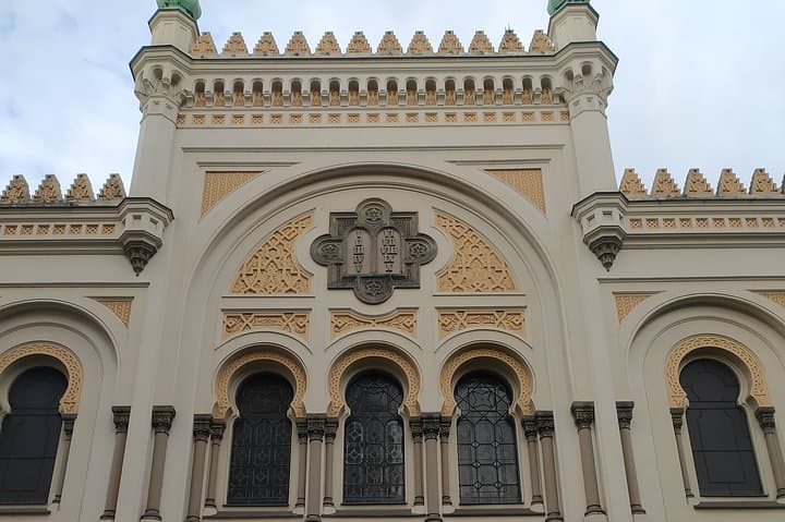 Ultimate Prague: Full-Day Guided Castle-to-Old-Town Walking Tour photo 4