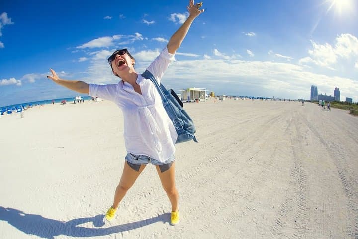 South Beach Romance: Private 2-Hour Walking Tour of Lincoln Road, Art Deco & Lummus Park photo 6