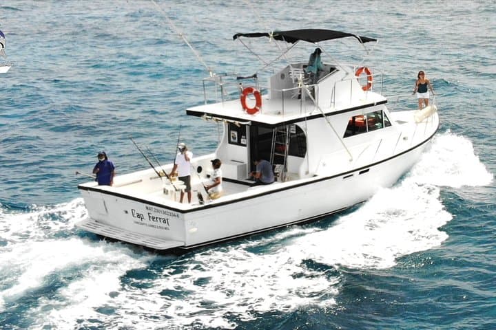 46ft Defender Yacht: Cancun Big-Game Fishing Around Isla Mujeres photo 3
