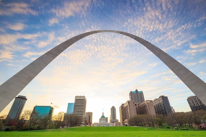 St. Louis Private Walking Tour: Gateway Arch, Old Courthouse & Historic Architecture photo 3