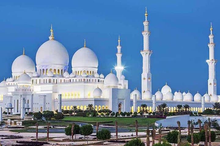 Luxury Private Transfer: Dubai DXB to Abu Dhabi by SUV photo 6