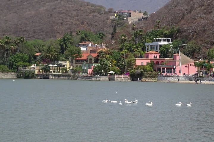 Chapala Lake and Ajijic Day Trip from Guadalajara: Boardwalks, Colonial Streets & Lakeside Dining