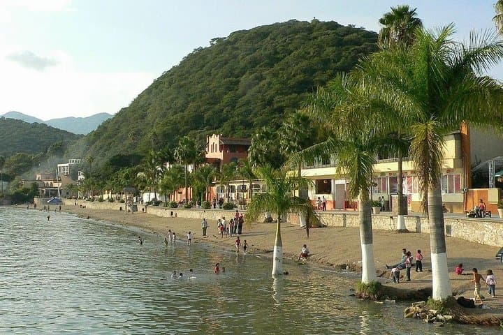 Chapala Lake and Ajijic Day Trip from Guadalajara: Boardwalks, Colonial Streets & Lakeside Dining photo 3