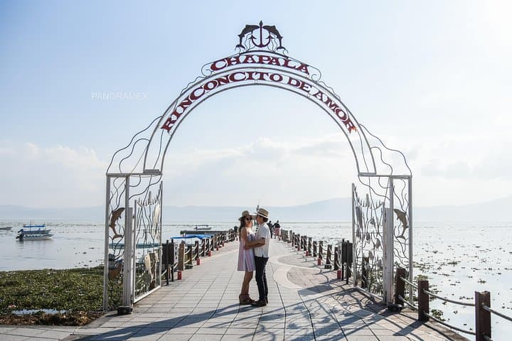 Chapala Lake and Ajijic Day Trip from Guadalajara: Boardwalks, Colonial Streets & Lakeside Dining photo 5