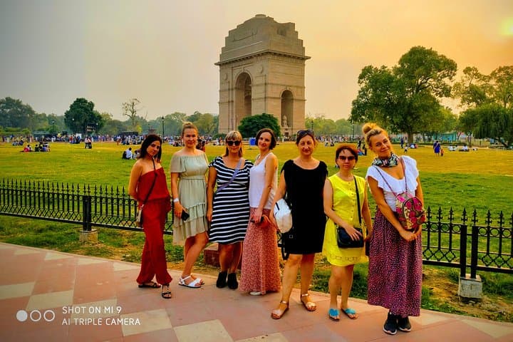 Private Old and New Delhi Full-Day Guided Tour with Rickshaw Ride