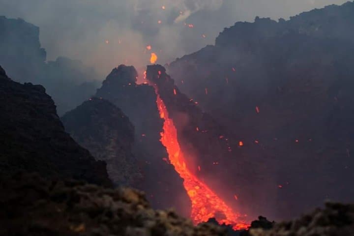 Mount Etna Half- and Full-Day Excursion from Nicolosi photo 3
