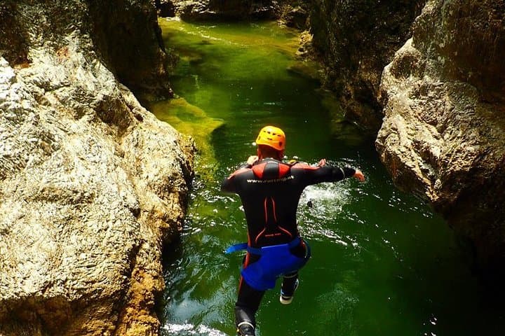 Strubklamm Canyoning: Austria's Narrow Gorge With 17 Jumps and a 5-Hour Guided Adventure