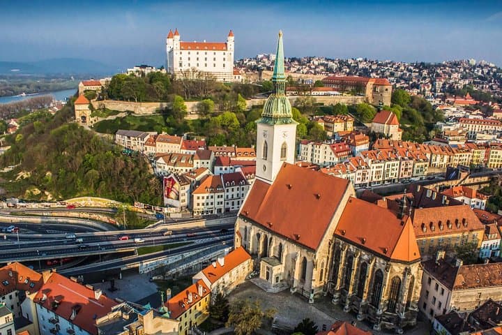 Bratislava Running Tour with a Local — 60-Minute Historic City Run photo 2