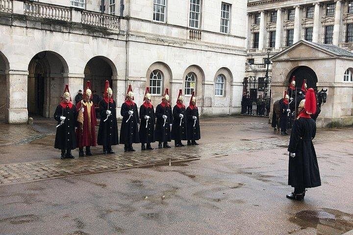 Half-Day Private London Tour with Horse Guards Parade and Central London Landmarks photo 2