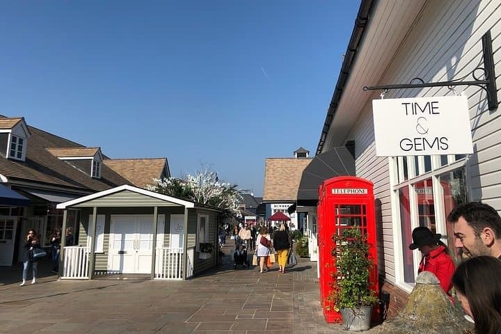 Private Guided Shopping at Bicester Village: Designer Outlets Near Oxford photo 3