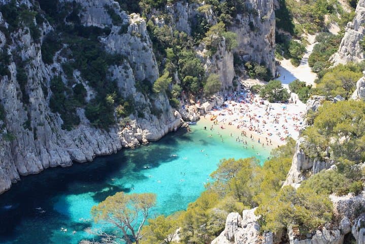 Aix-en-Provence and Cassis Full-Day Private Tour — Calanques, Cézanne & Cap Canaille photo 2